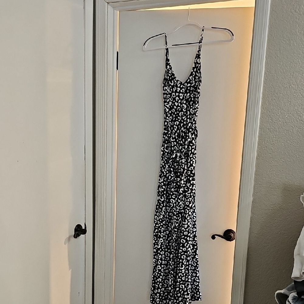 Elegant Black and White Floral Maxi Dress